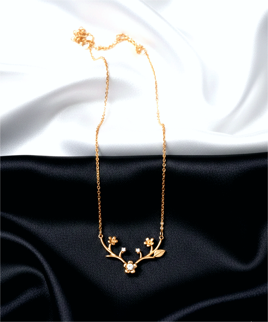 Golden Bloom Floral Necklace with Crystal Accents – Elegant Nature-Inspired Design